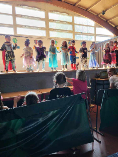 2025-04-Fancy-Fair-16