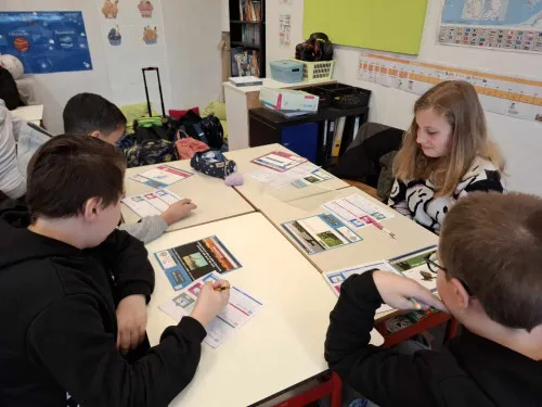 2025-05-Sensibilisation-aux-reseaux-sociaux-001